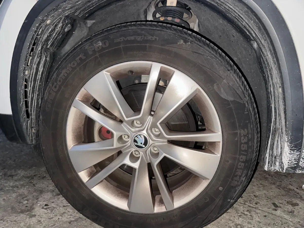 2018 Skoda Kodiak 1.8T 180HP L4 7DCT,autocango,china used car exporter,china ev exporter,chinese used car exporter,chinese used ev exporter