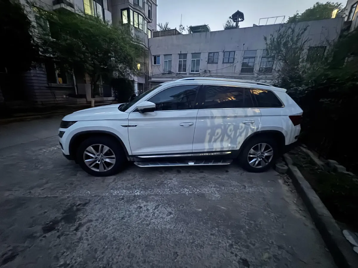 2018 Skoda Kodiak 1.8T 180HP L4 7DCT,autocango,china used car exporter,china ev exporter,chinese used car exporter,chinese used ev exporter