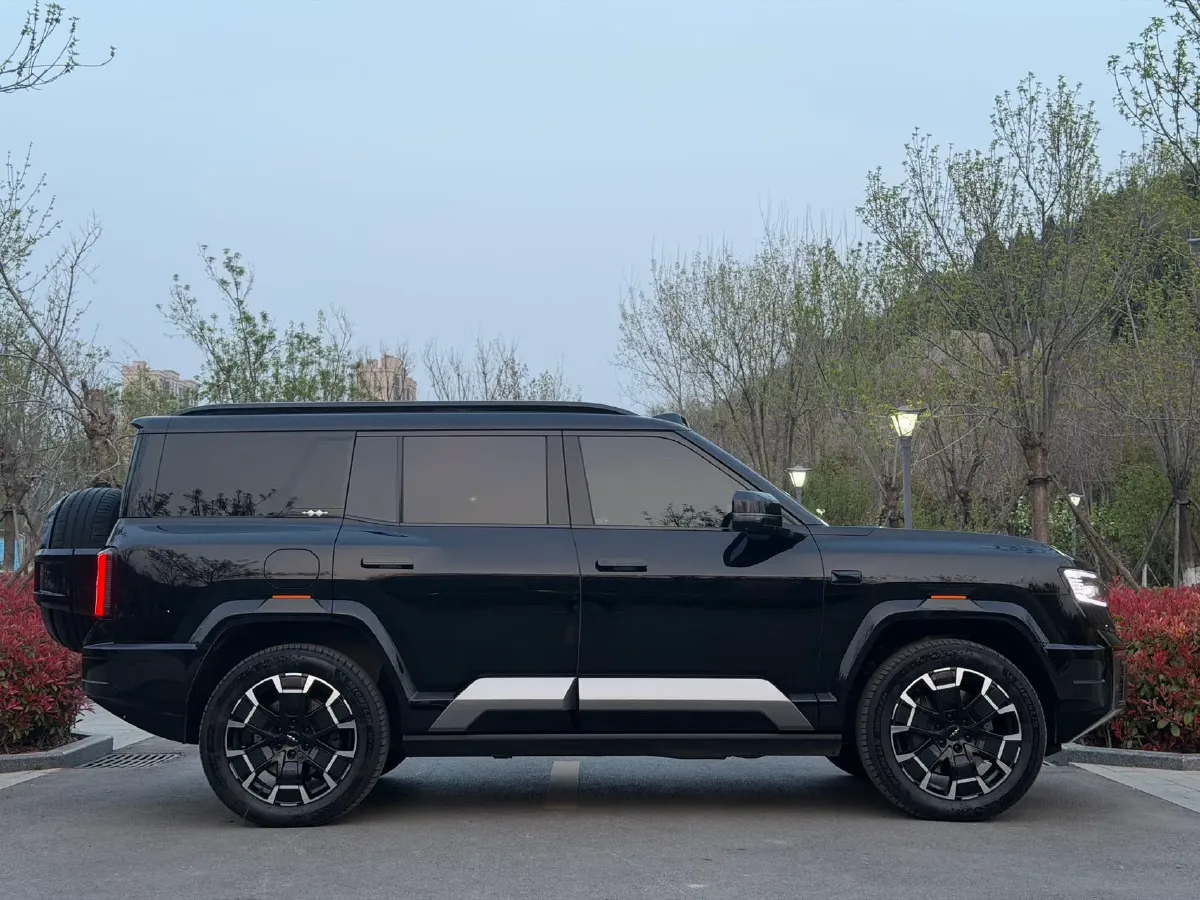 2025 FangChengBao Bao 8 2.0T 245HP L4 E-CVT PHEV 36.8KWH,autocango,china used car exporter,china ev exporter,chinese used car exporter,chinese used ev exporter