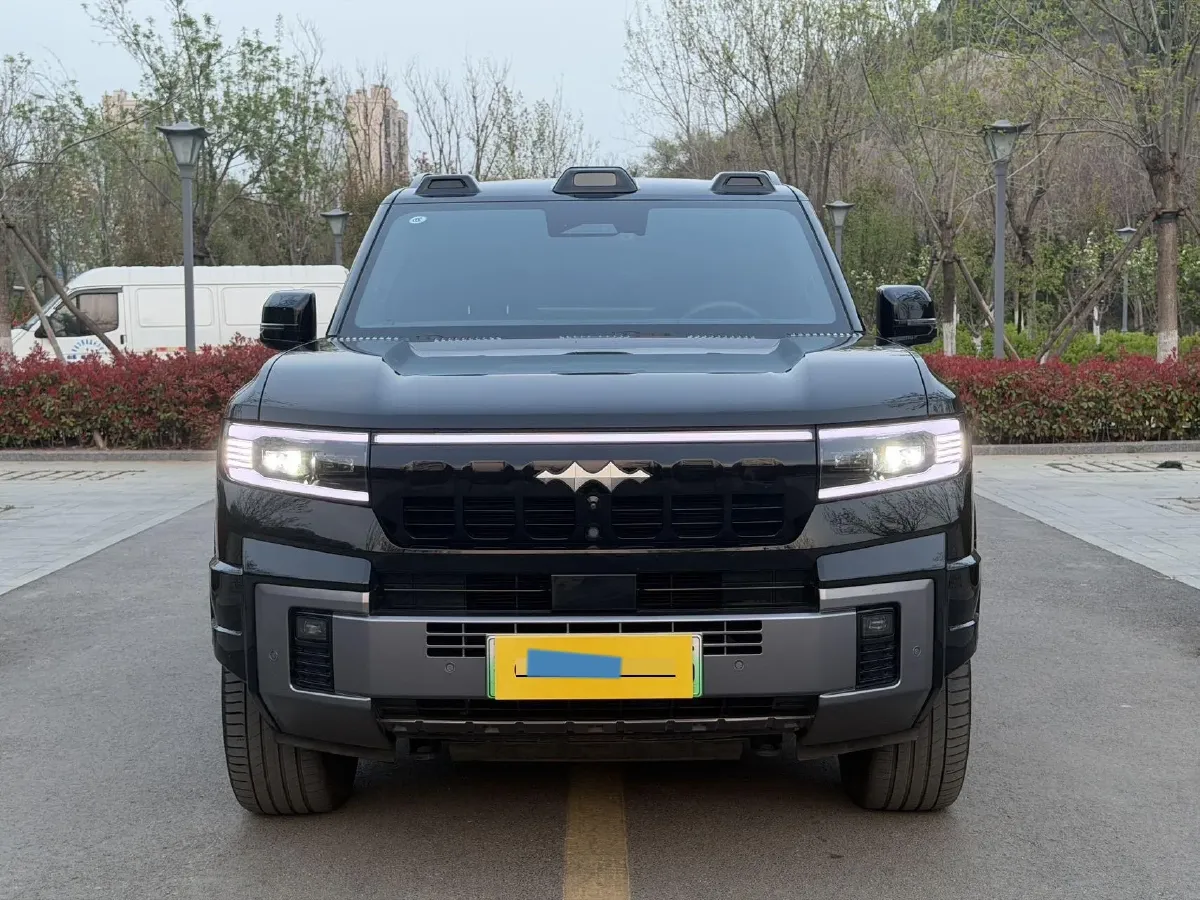 2025 FangChengBao Bao 8 2.0T 245HP L4 E-CVT PHEV 36.8KWH,autocango,china used car exporter,china ev exporter,chinese used car exporter,chinese used ev exporter
