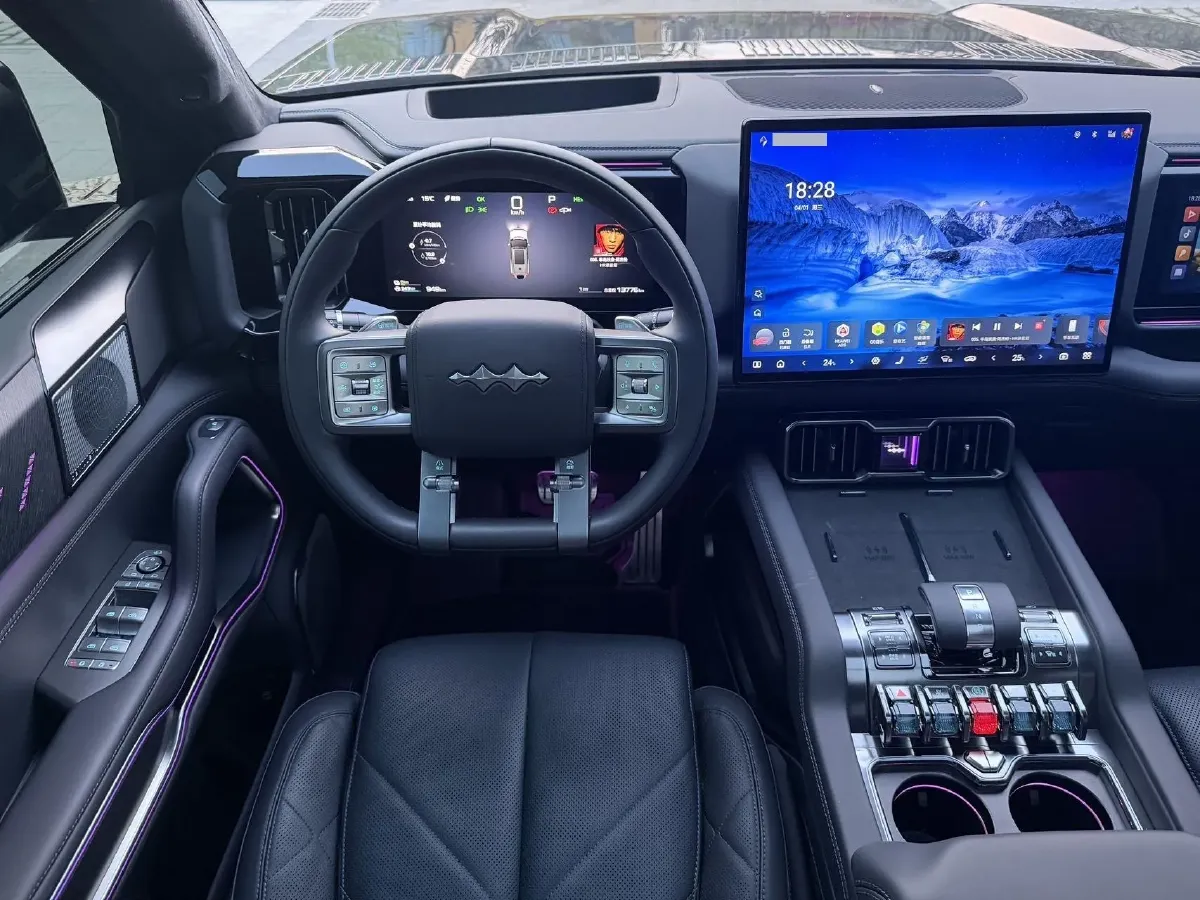 2025 FangChengBao Bao 8 2.0T 245HP L4 E-CVT PHEV 36.8KWH,autocango,china used car exporter,china ev exporter,chinese used car exporter,chinese used ev exporter