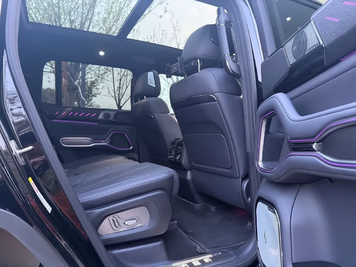 2025 FangChengBao Bao 8 2.0T 245HP L4 E-CVT PHEV 36.8KWH,autocango,china used car exporter,china ev exporter,chinese used car exporter,chinese used ev exporter