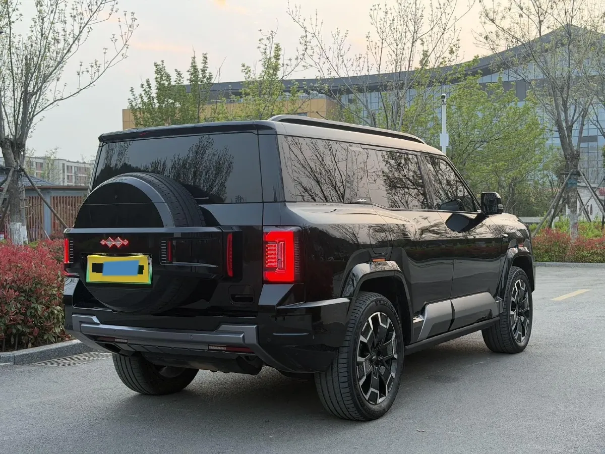 2025 FangChengBao Bao 8 2.0T 245HP L4 E-CVT PHEV 36.8KWH,autocango,china used car exporter,china ev exporter,chinese used car exporter,chinese used ev exporter