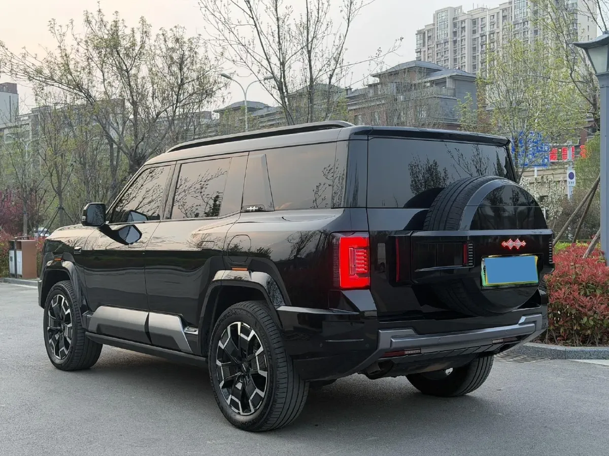 2025 FangChengBao Bao 8 2.0T 245HP L4 E-CVT PHEV 36.8KWH,autocango,china used car exporter,china ev exporter,chinese used car exporter,chinese used ev exporter