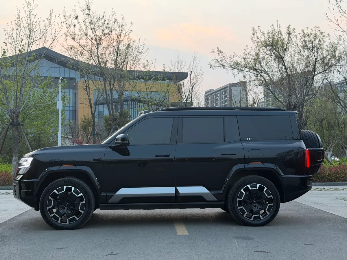 2025 FangChengBao Bao 8 2.0T 245HP L4 E-CVT PHEV 36.8KWH,autocango,china used car exporter,china ev exporter,chinese used car exporter,chinese used ev exporter
