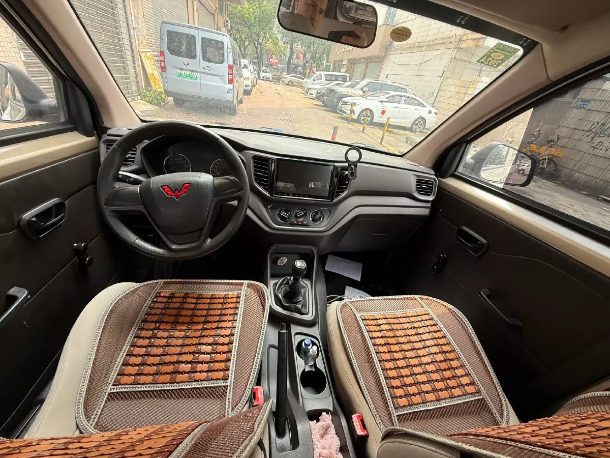 2021 WuLing RongGuang Mini Truck 1.2L 76HP L4 5MT,autocango,china used car exporter,china ev exporter,chinese used car exporter,chinese used ev exporter