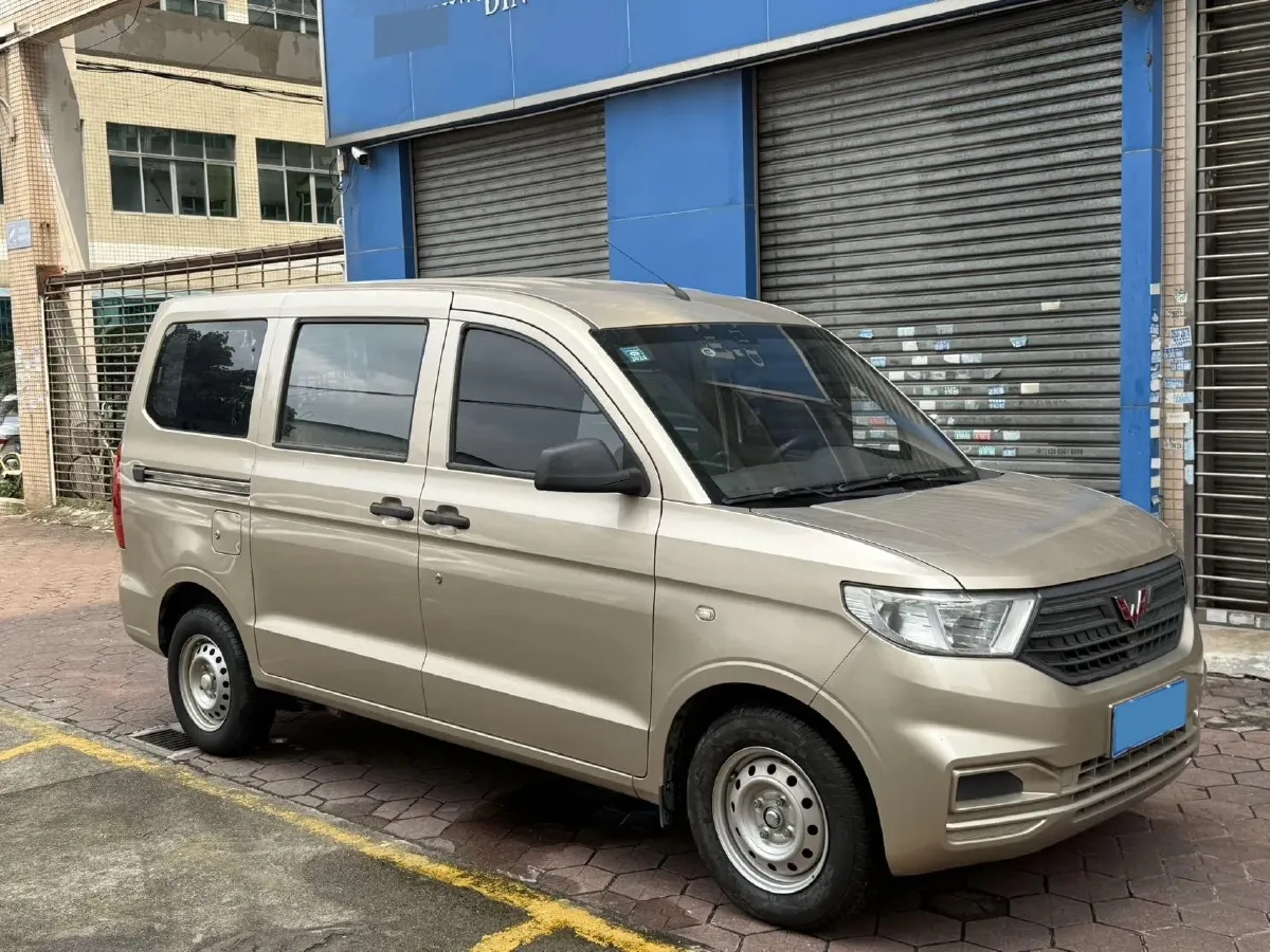 2021 WuLing RongGuang Mini Truck 1.2L 76HP L4 5MT,autocango,china used car exporter,china ev exporter,chinese used car exporter,chinese used ev exporter