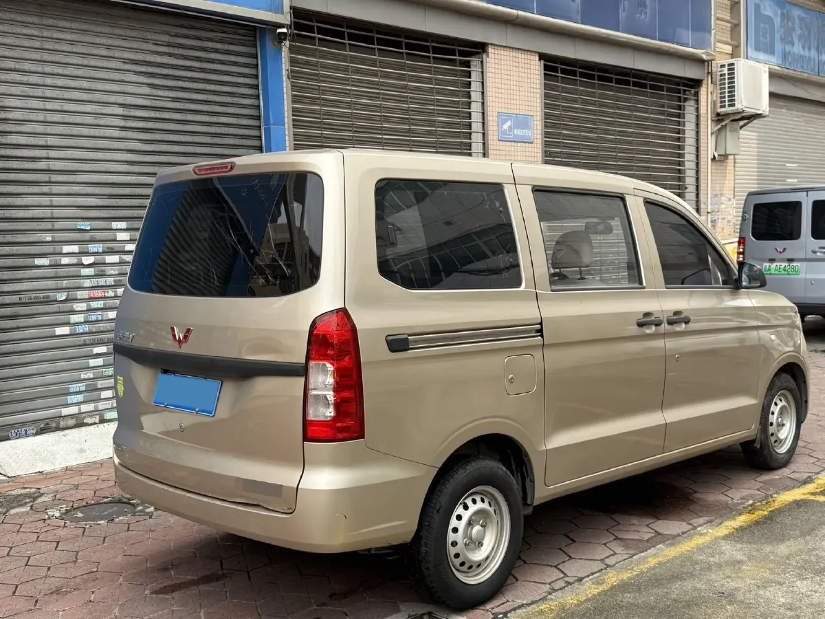2021 WuLing RongGuang Mini Truck 1.2L 76HP L4 5MT,autocango,china used car exporter,china ev exporter,chinese used car exporter,chinese used ev exporter