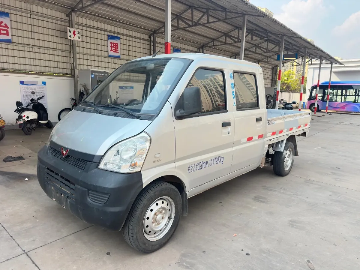 2019 WuLing RongGuang New Truck 1.5L 107HP L4 5MT,autocango,china used car exporter,china ev exporter,chinese used car exporter,chinese used ev exporter