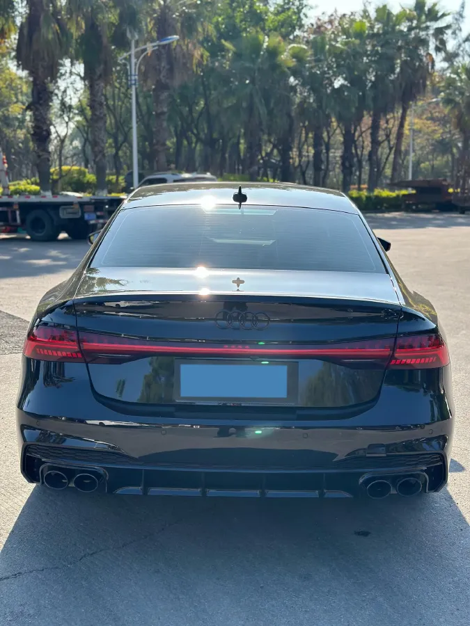2024 Audi A7L 2.0T 245HP L4 7DCT,autocango,china used car exporter,china ev exporter,chinese used car exporter,chinese used ev exporter