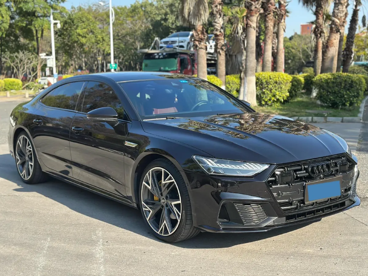 2024 Audi A7L 2.0T 245HP L4 7DCT,autocango,china used car exporter,china ev exporter,chinese used car exporter,chinese used ev exporter