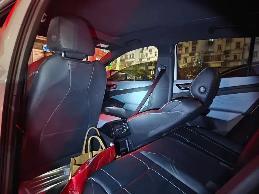 2025 Volkswagen ID.4 X BEV 52.8KWH,autocango,china used car exporter,china ev exporter,chinese used car exporter,chinese used ev exporter