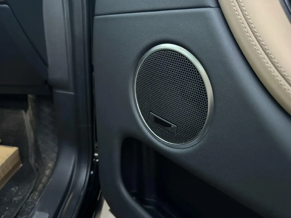 2025 Land Rover Discovery Sport 2.0T 249HP L4 9AT,autocango,china used car exporter,china ev exporter,chinese used car exporter,chinese used ev exporter