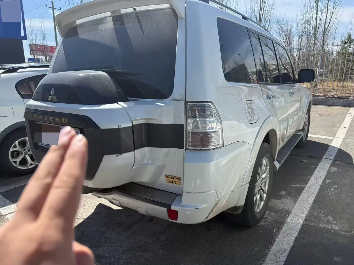 2020 Mitsubishi Pajero 3.0L 174HP V6 5AT,autocango,china used car exporter,china ev exporter,chinese used car exporter,chinese used ev exporter