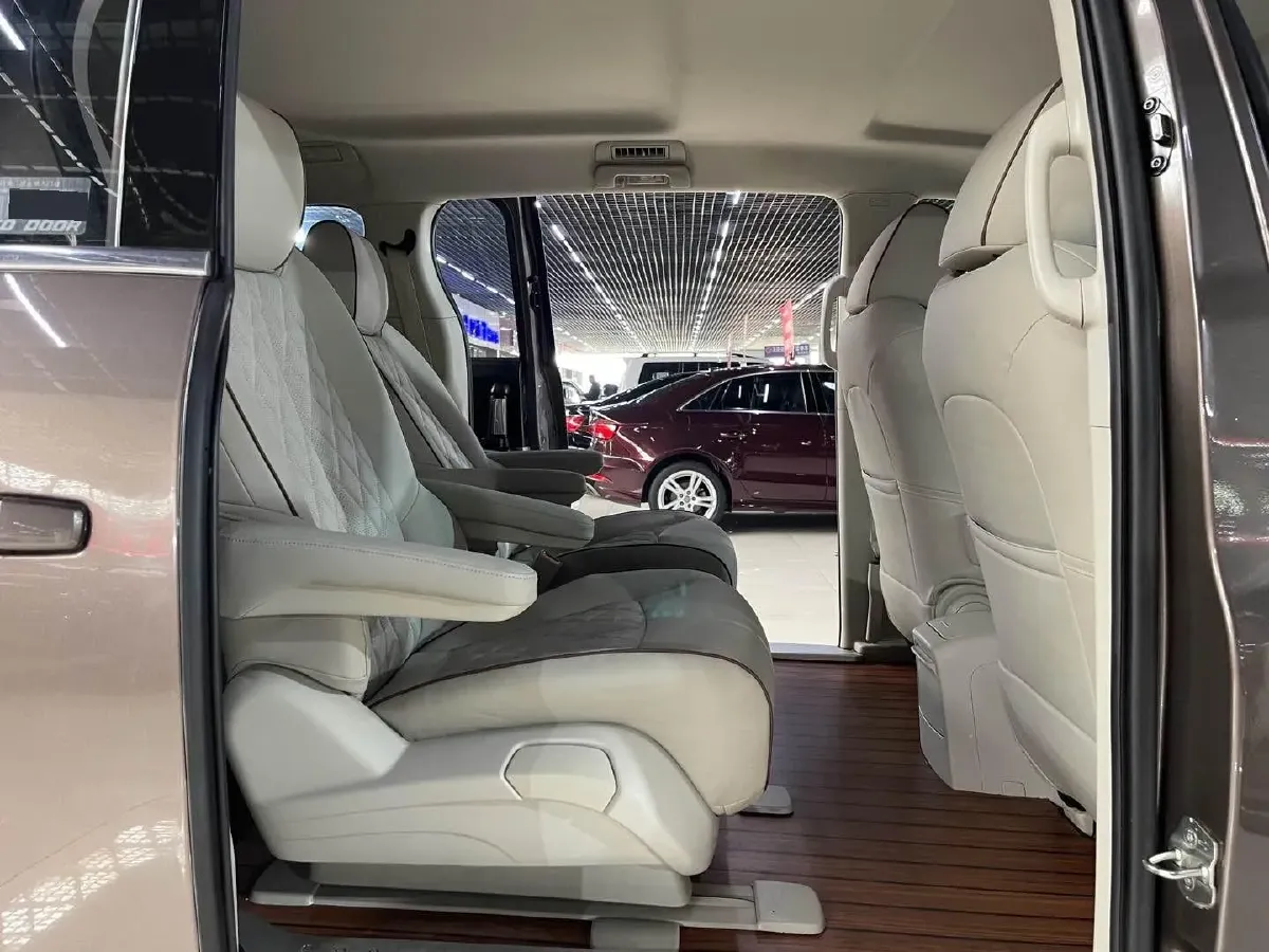 2023 Buick GL8 2.0T 237HP L4 9AT,autocango,china used car exporter,china ev exporter,chinese used car exporter,chinese used ev exporter