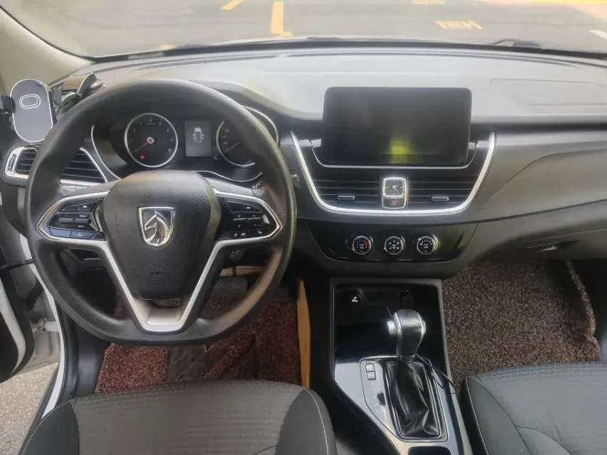 2019 BaoJun 730 1.5T 151HP L4 CVT,autocango,china used car exporter,china ev exporter,chinese used car exporter,chinese used ev exporter