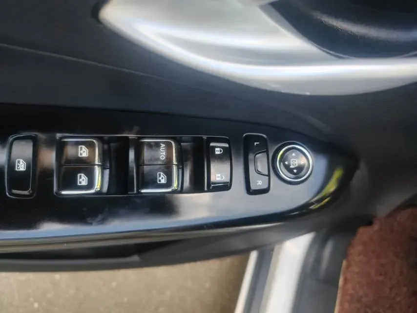 2019 BaoJun 730 1.5T 151HP L4 CVT,autocango,china used car exporter,china ev exporter,chinese used car exporter,chinese used ev exporter