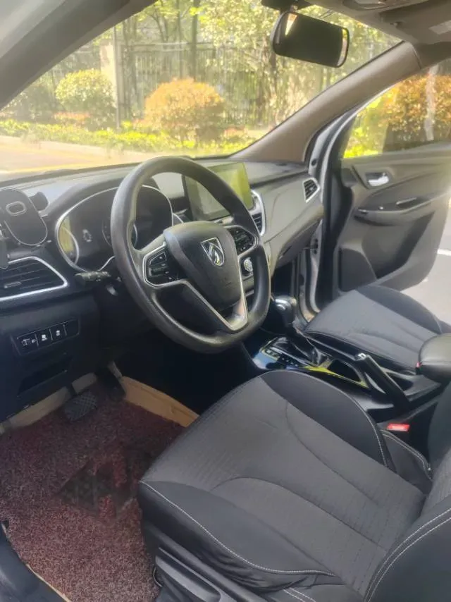 2019 BaoJun 730 1.5T 151HP L4 CVT,autocango,china used car exporter,china ev exporter,chinese used car exporter,chinese used ev exporter