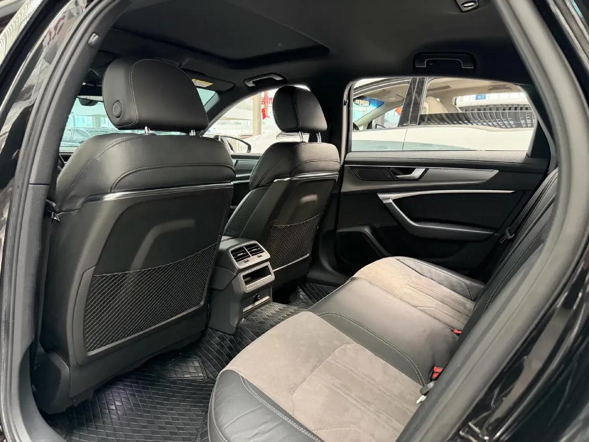 2020 Audi A6L 2.0T 190HP L4 7DCT,autocango,china used car exporter,china ev exporter,chinese used car exporter,chinese used ev exporter