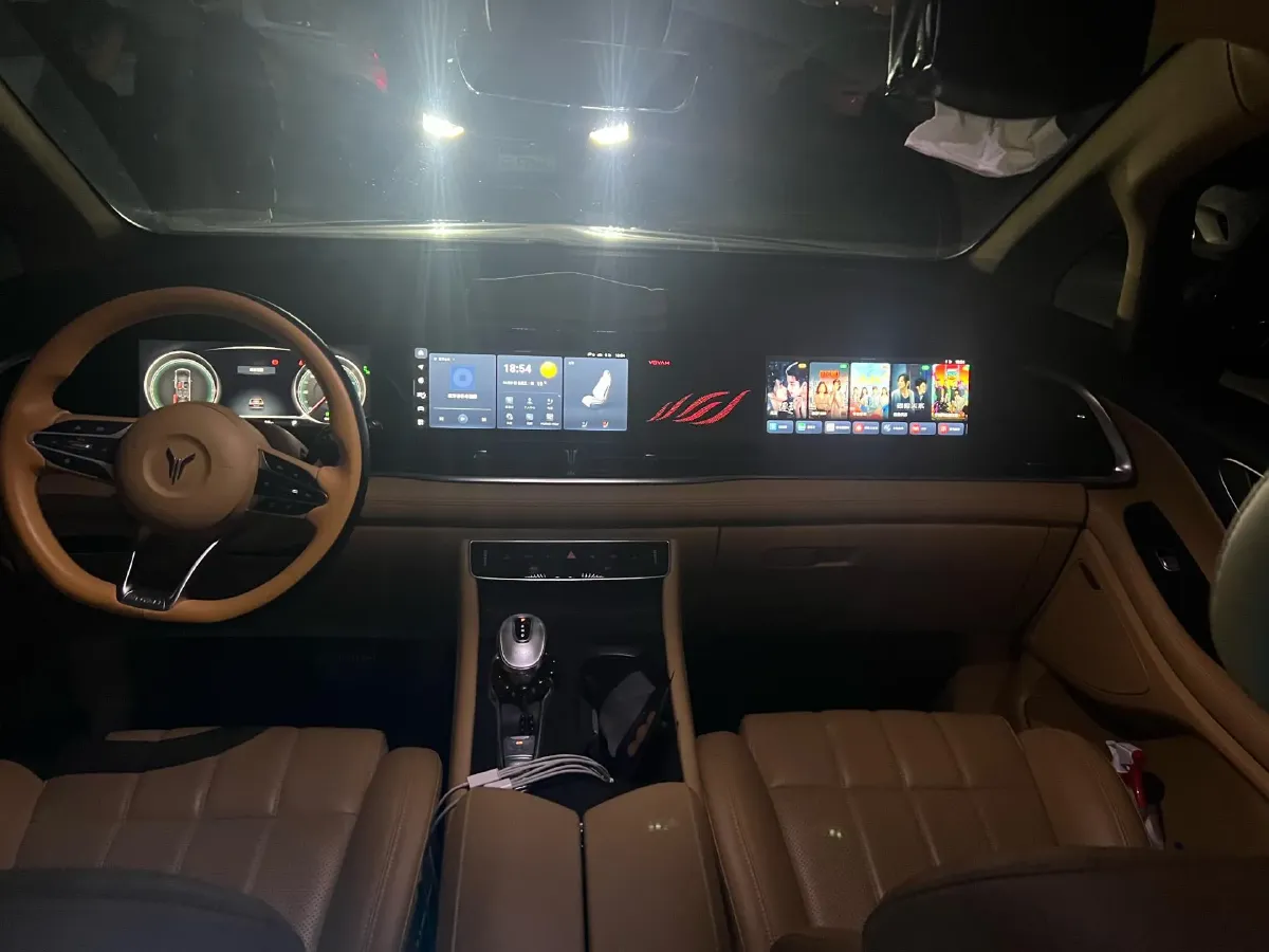 2022 Voyah Dream 1.5T 136HP L4 PHEV 25.57KWH,autocango,china used car exporter,china ev exporter,chinese used car exporter,chinese used ev exporter