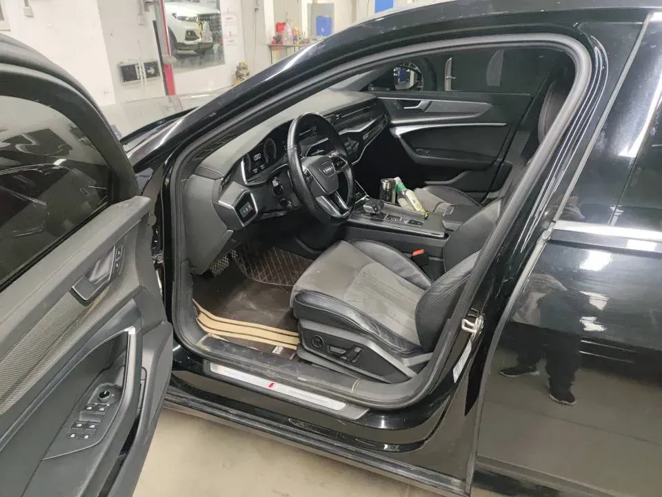 2020 Audi A6L 2.0T 224HP L4 7DCT,autocango,china used car exporter,china ev exporter,chinese used car exporter,chinese used ev exporter