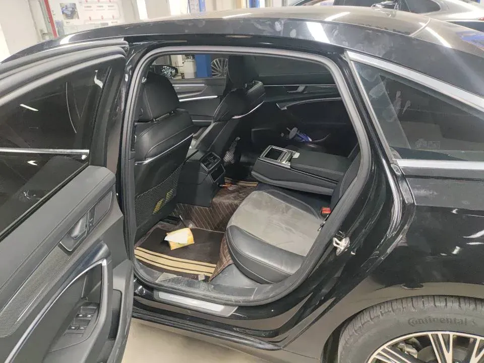 2020 Audi A6L 2.0T 224HP L4 7DCT,autocango,china used car exporter,china ev exporter,chinese used car exporter,chinese used ev exporter