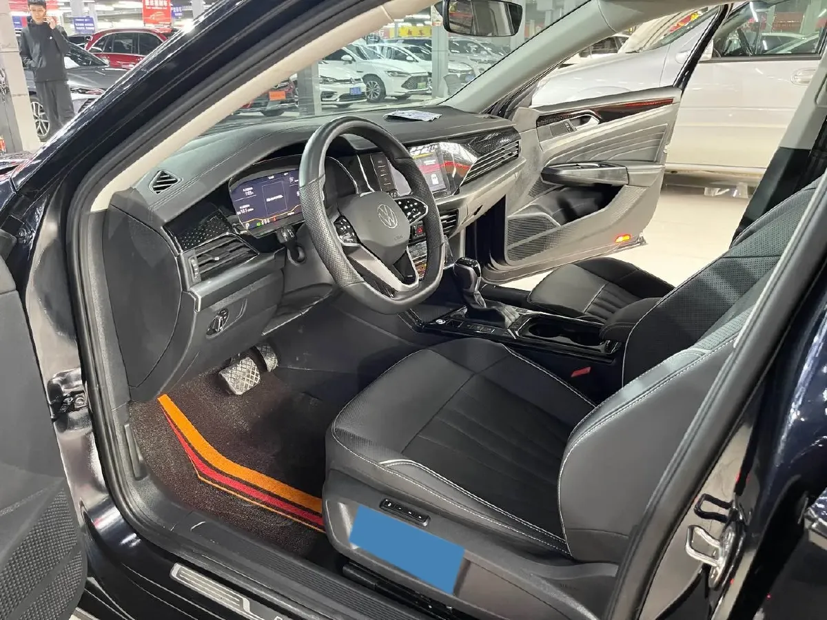 2024 Volkswagen Passat 2.0T 186HP L4 7DCT,autocango,china used car exporter,china ev exporter,chinese used car exporter,chinese used ev exporter