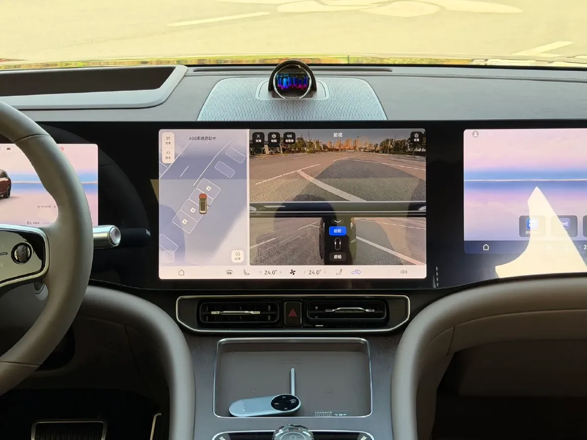 2025 AITO AITO M9 REEV 160HP REEV 52KWH,autocango,china used car exporter,china ev exporter,chinese used car exporter,chinese used ev exporter