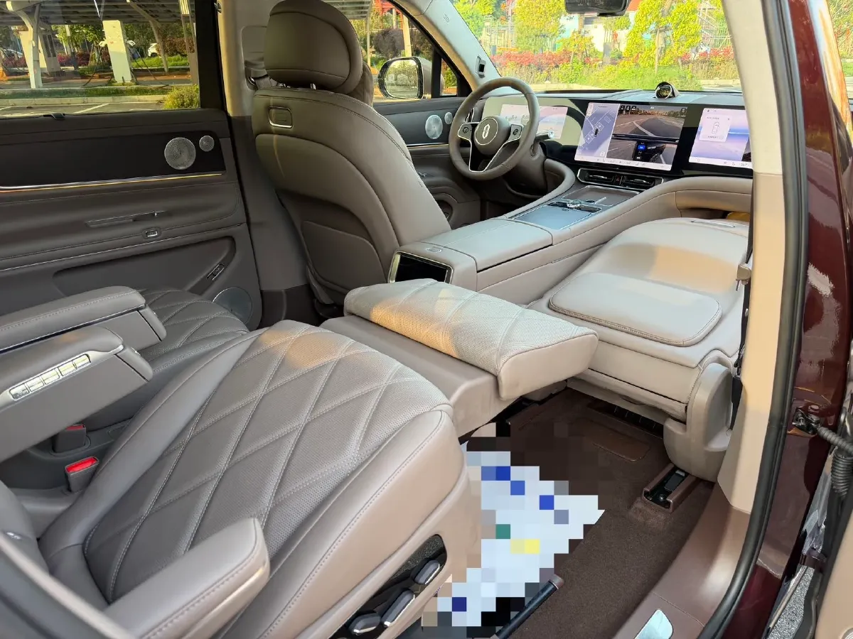 2025 AITO AITO M9 REEV 160HP REEV 52KWH,autocango,china used car exporter,china ev exporter,chinese used car exporter,chinese used ev exporter