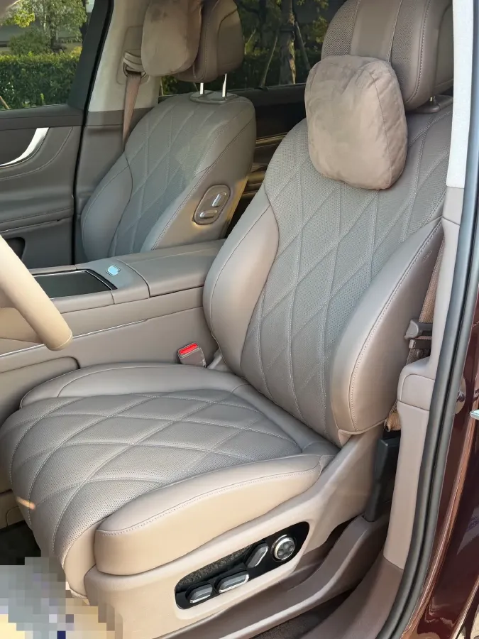 2025 AITO AITO M9 REEV 160HP REEV 52KWH,autocango,china used car exporter,china ev exporter,chinese used car exporter,chinese used ev exporter