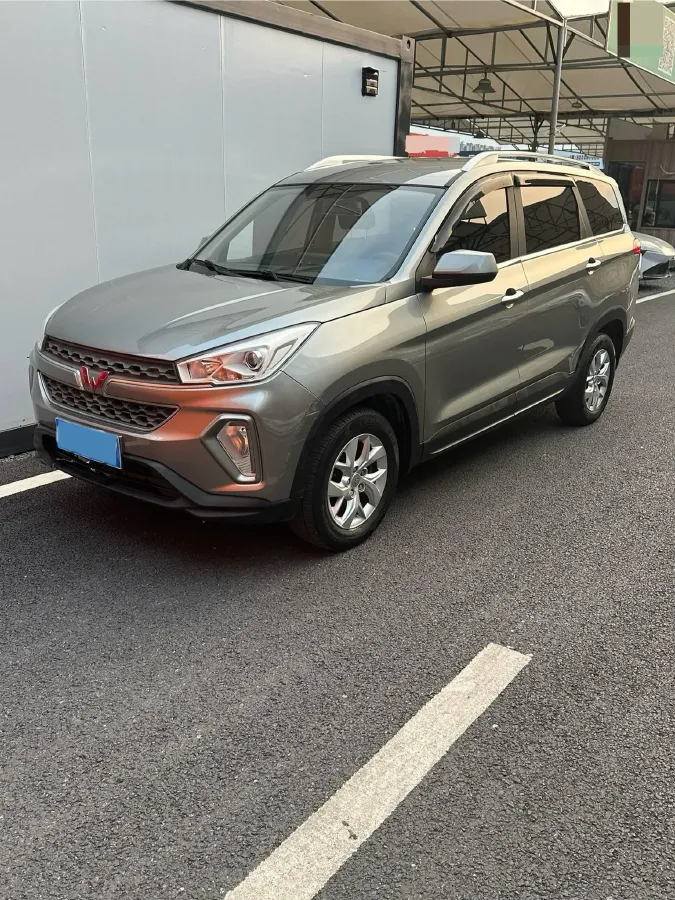2019 WuLing HongGuang S3 1.5L 99HP L4 6MT,autocango,china used car exporter,china ev exporter,chinese used car exporter,chinese used ev exporter
