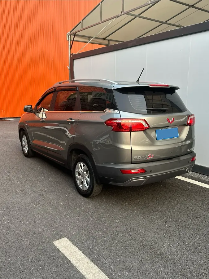 2019 WuLing HongGuang S3 1.5L 99HP L4 6MT,autocango,china used car exporter,china ev exporter,chinese used car exporter,chinese used ev exporter