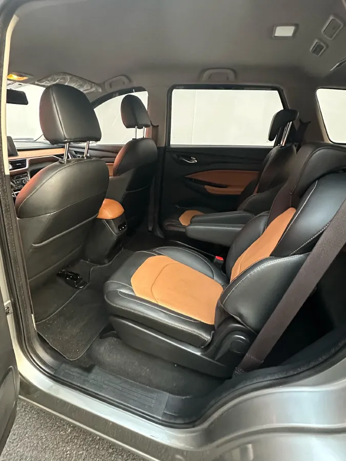 2019 WuLing HongGuang S3 1.5L 99HP L4 6MT,autocango,china used car exporter,china ev exporter,chinese used car exporter,chinese used ev exporter