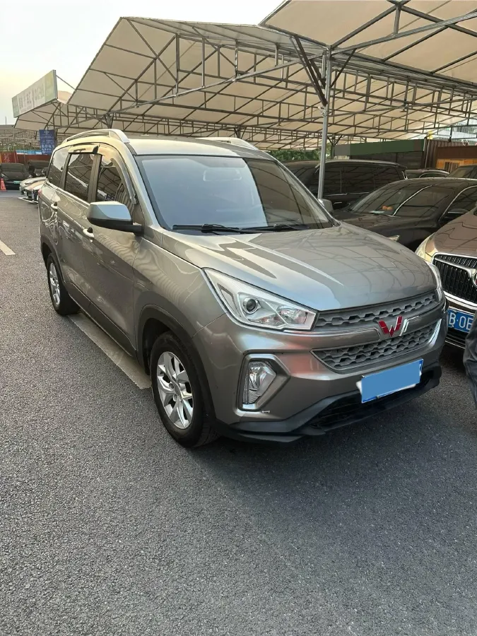 2019 WuLing HongGuang S3 1.5L 99HP L4 6MT,autocango,china used car exporter,china ev exporter,chinese used car exporter,chinese used ev exporter