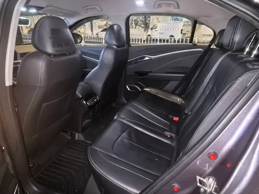 2022 Venucia Grand V 1.5T 190HP L4 7DCT,autocango,china used car exporter,china ev exporter,chinese used car exporter,chinese used ev exporter