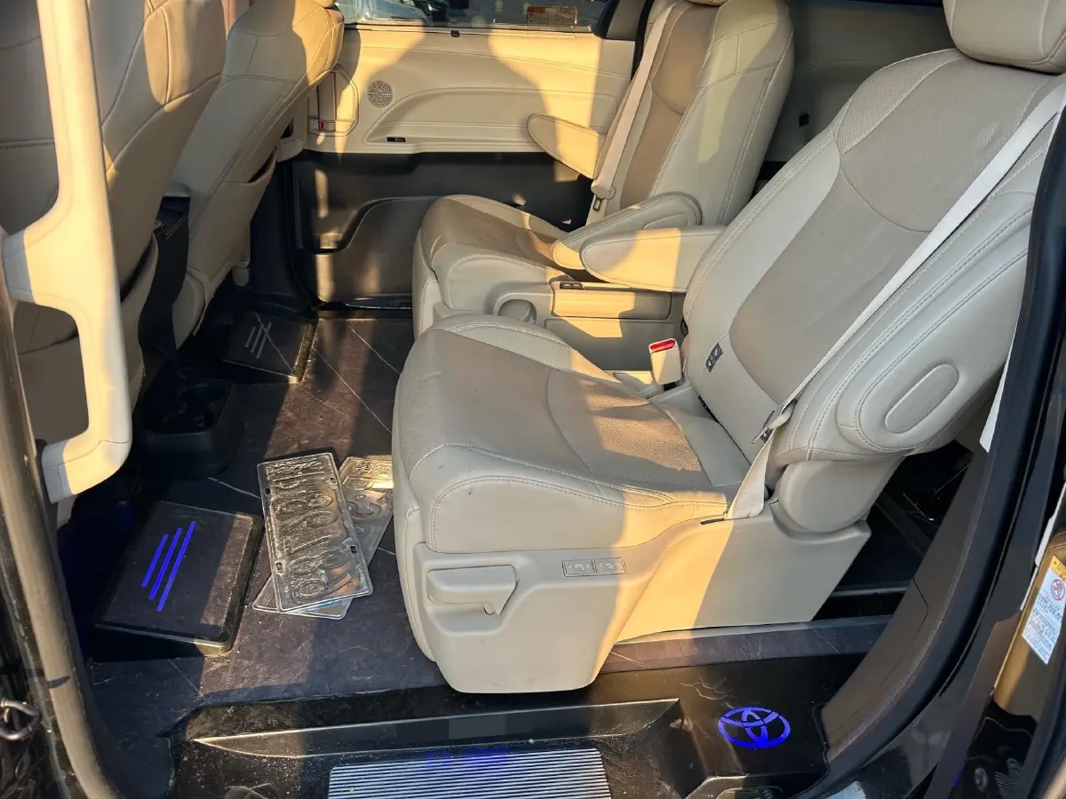 2021 Toyota Sienna 2.5L 192HP L4 E-CVT Hybrid,autocango,china used car exporter,china ev exporter,chinese used car exporter,chinese used ev exporter