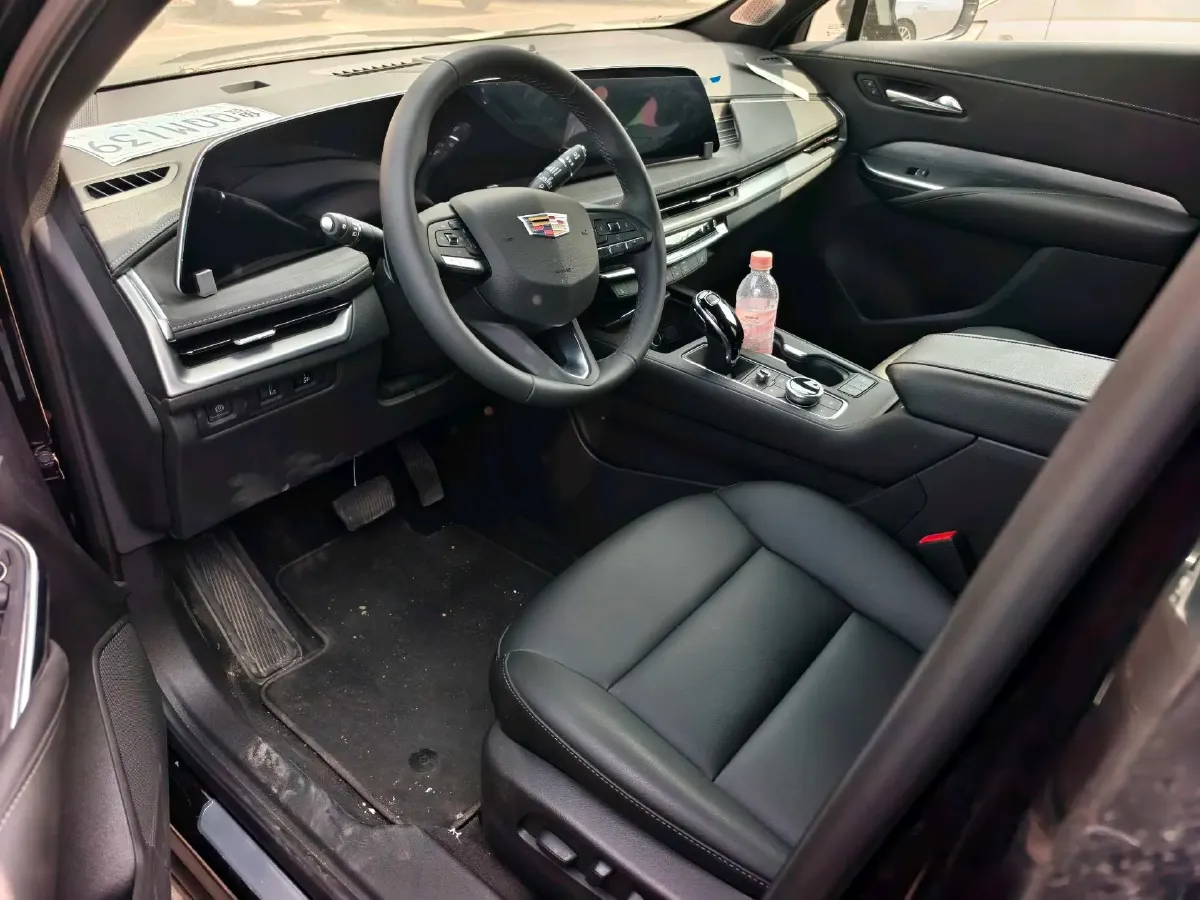 2024 Cadillac XT4 2.0T 237HP L4 9AT,autocango,china used car exporter,china ev exporter,chinese used car exporter,chinese used ev exporter