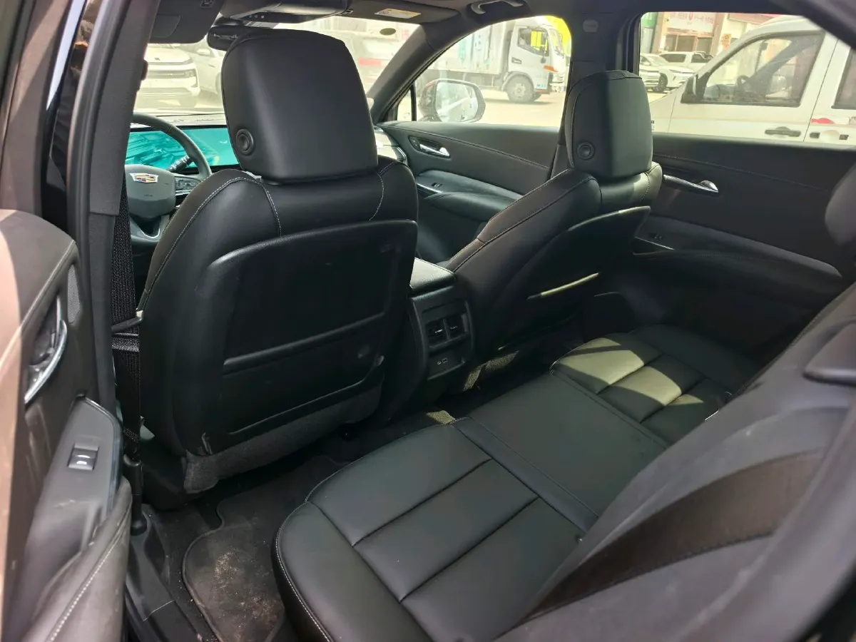 2024 Cadillac XT4 2.0T 237HP L4 9AT,autocango,china used car exporter,china ev exporter,chinese used car exporter,chinese used ev exporter