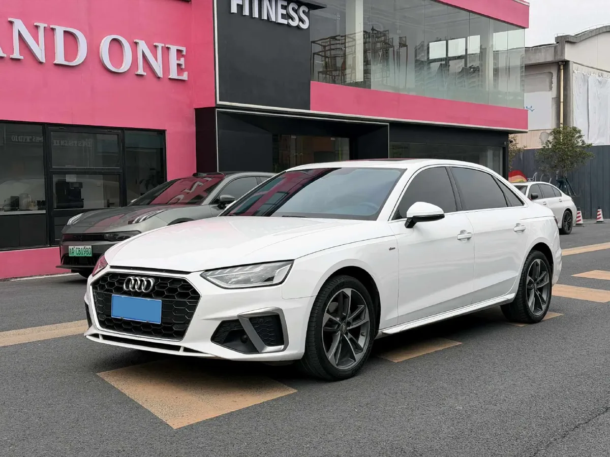 2020 Audi A4L 2.0T 190HP L4 7DCT,autocango,china used car exporter,china ev exporter,chinese used car exporter,chinese used ev exporter