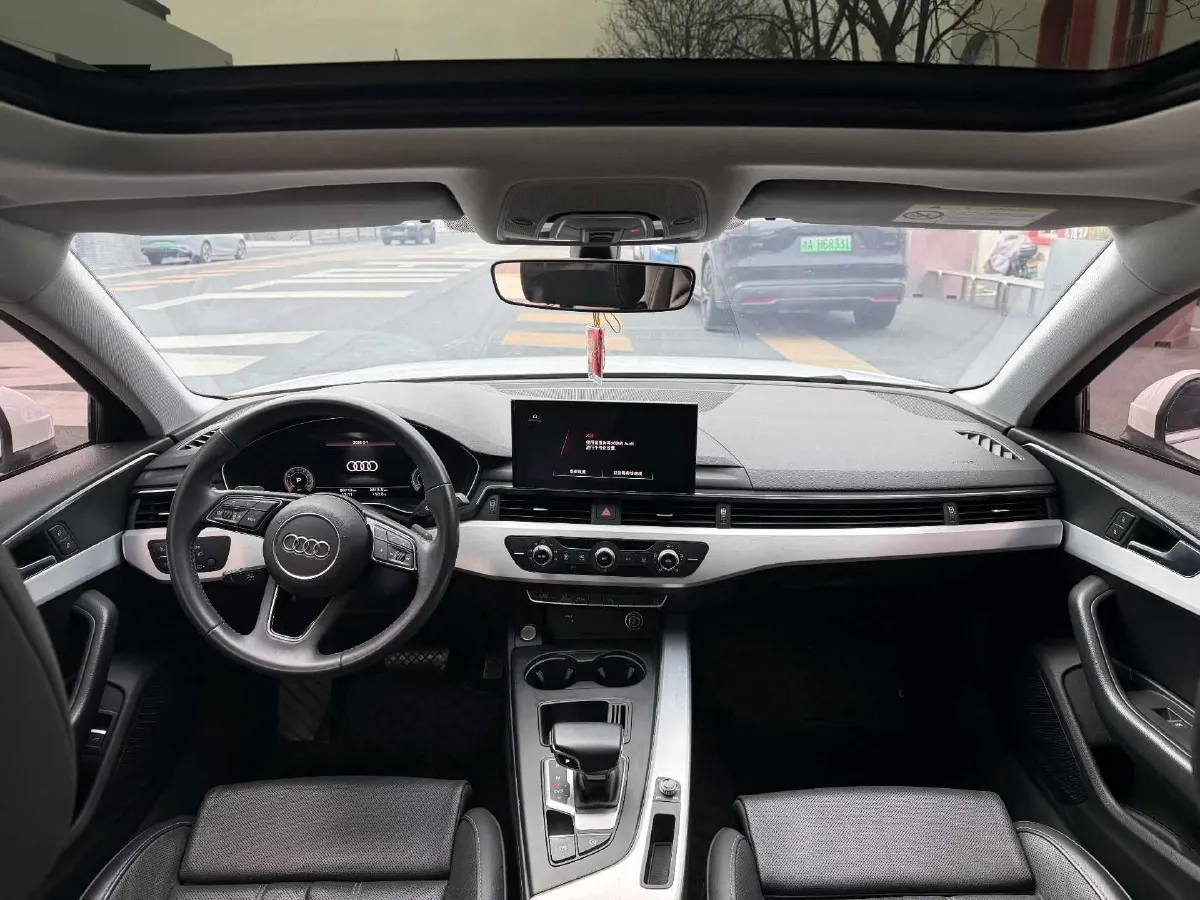 2020 Audi A4L 2.0T 190HP L4 7DCT,autocango,china used car exporter,china ev exporter,chinese used car exporter,chinese used ev exporter