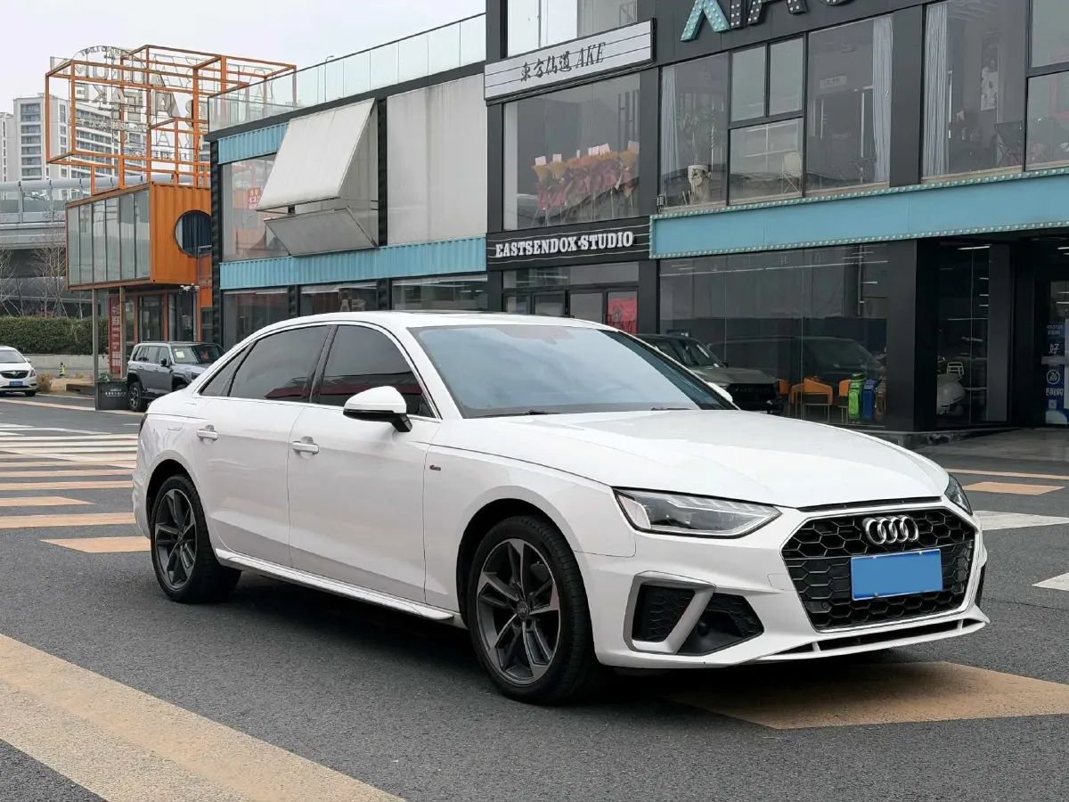 2020 Audi A4L 2.0T 190HP L4 7DCT,autocango,china used car exporter,china ev exporter,chinese used car exporter,chinese used ev exporter