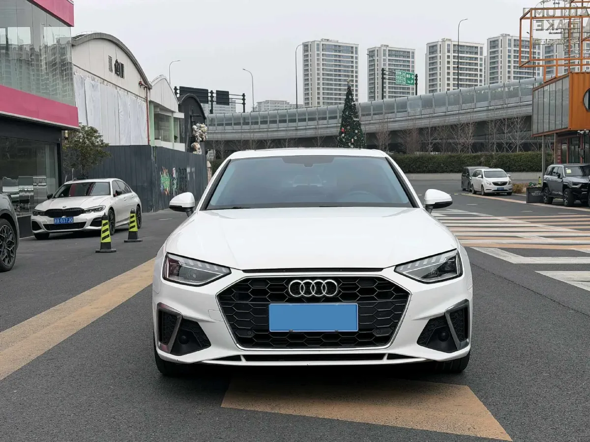 2020 Audi A4L 2.0T 190HP L4 7DCT,autocango,china used car exporter,china ev exporter,chinese used car exporter,chinese used ev exporter