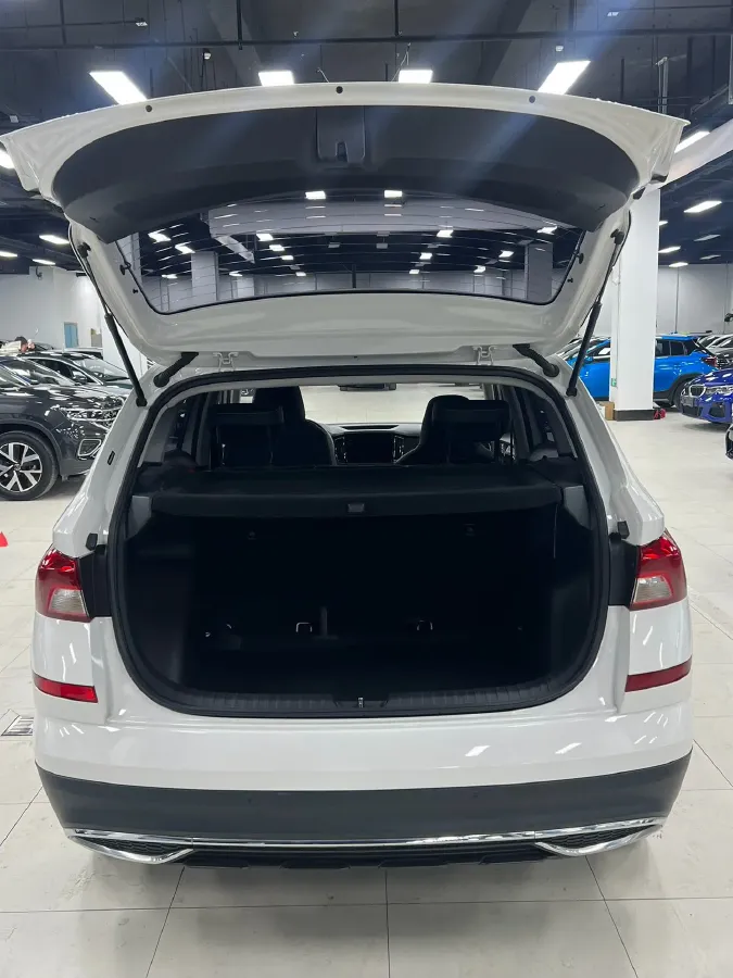2022 Skoda Kamiq 1.5L 112HP L4 6AT,autocango,china used car exporter,china ev exporter,chinese used car exporter,chinese used ev exporter