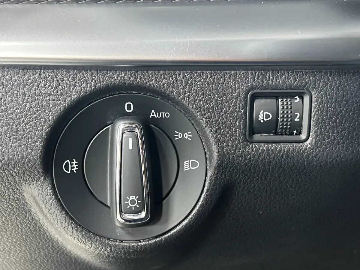 2022 Skoda Kamiq 1.5L 112HP L4 6AT,autocango,china used car exporter,china ev exporter,chinese used car exporter,chinese used ev exporter