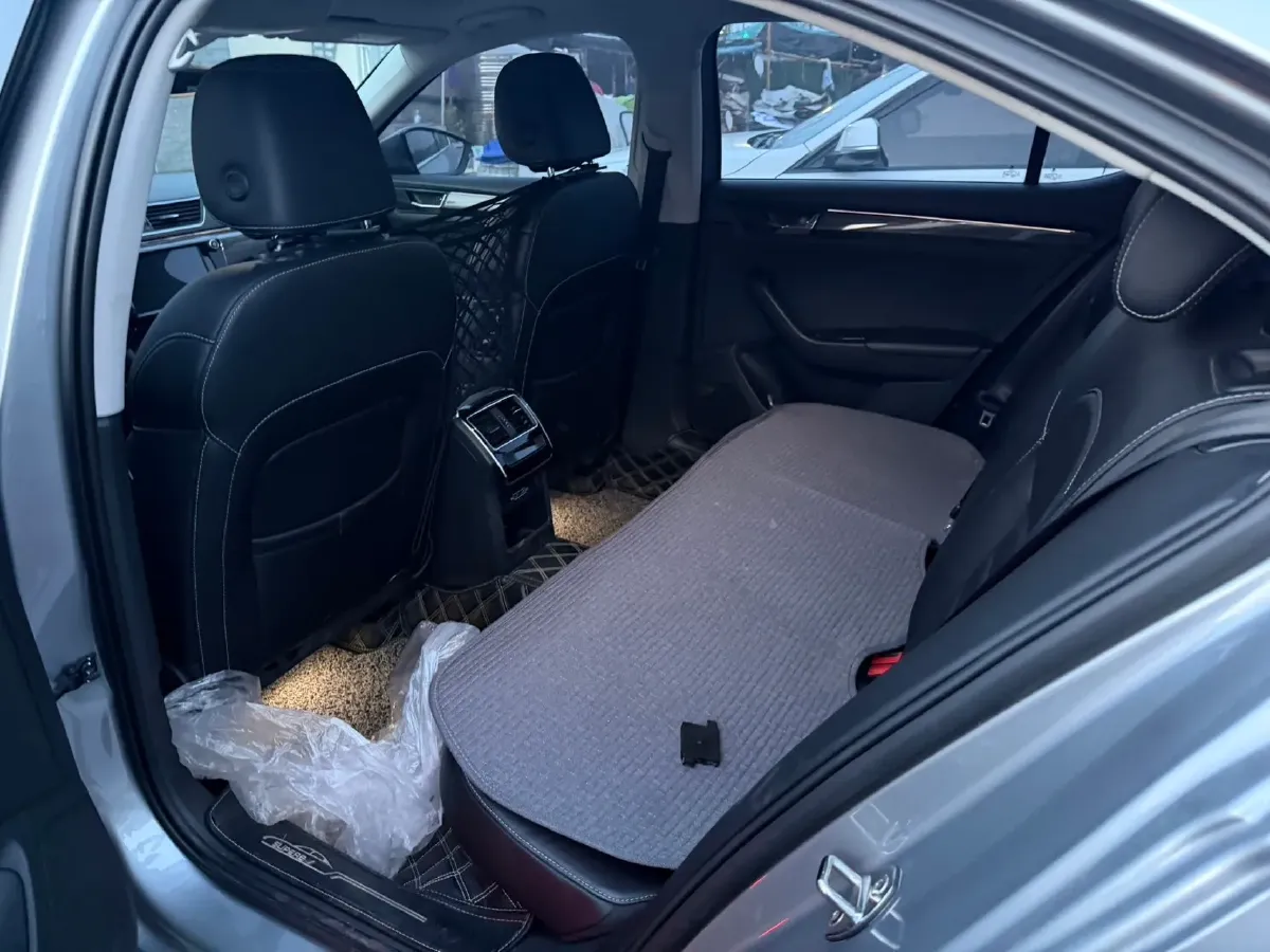 2018 Skoda Kodiak 1.8T 180HP L4 7DCT,autocango,china used car exporter,china ev exporter,chinese used car exporter,chinese used ev exporter