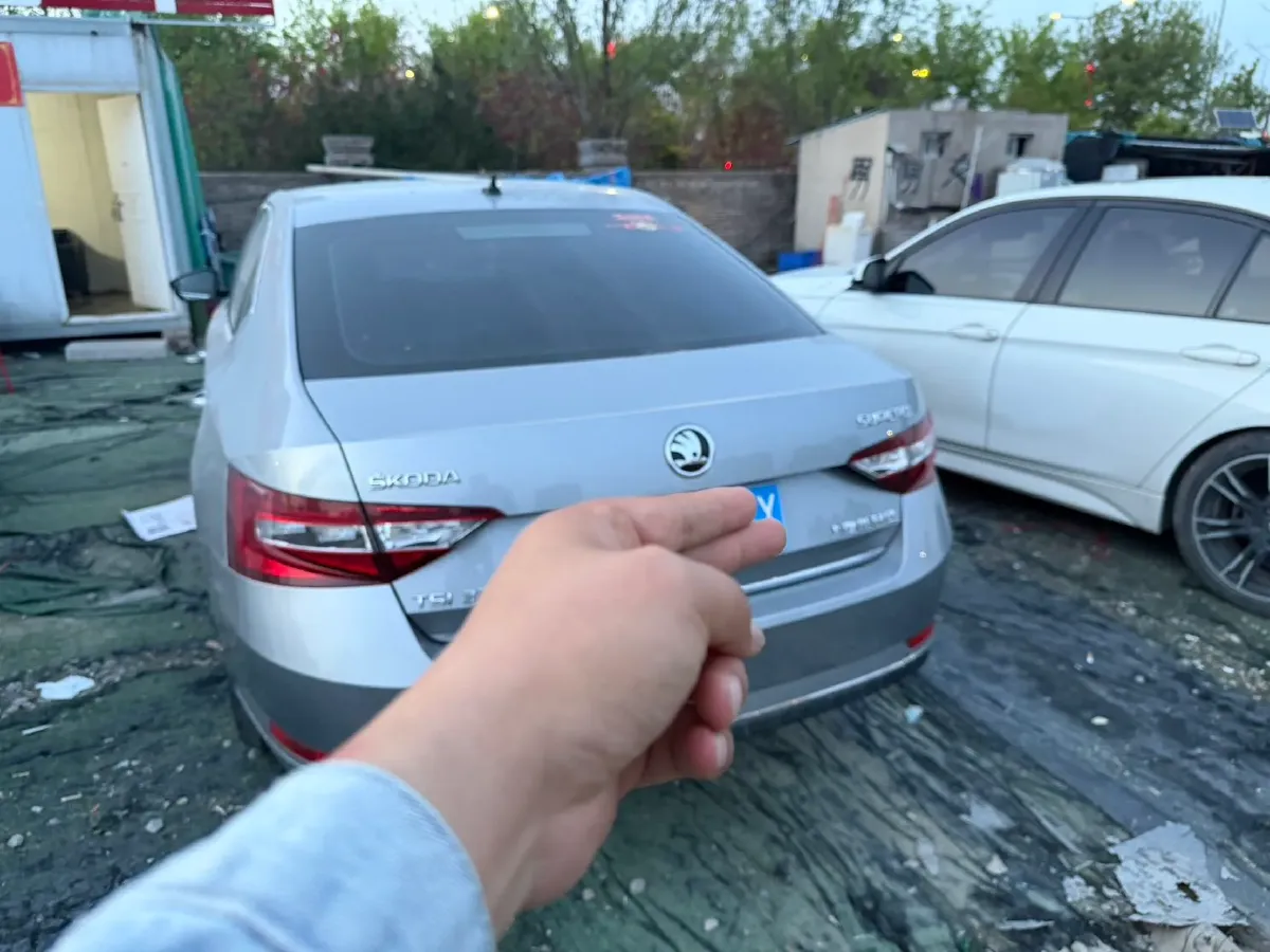 2018 Skoda Kodiak 1.8T 180HP L4 7DCT,autocango,china used car exporter,china ev exporter,chinese used car exporter,chinese used ev exporter