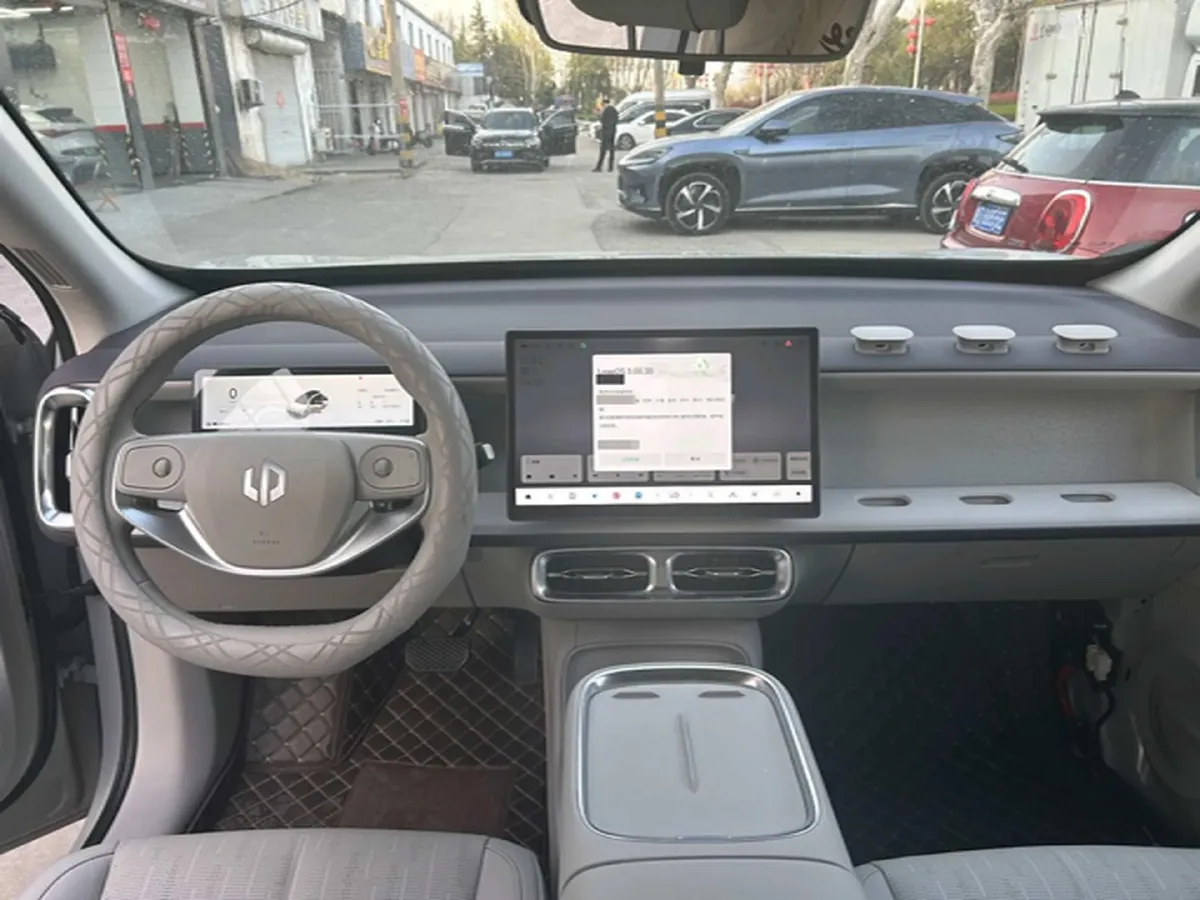 2025 Leapmotor B10 BEV 67.1KWH,autocango,china used car exporter,china ev exporter,chinese used car exporter,chinese used ev exporter