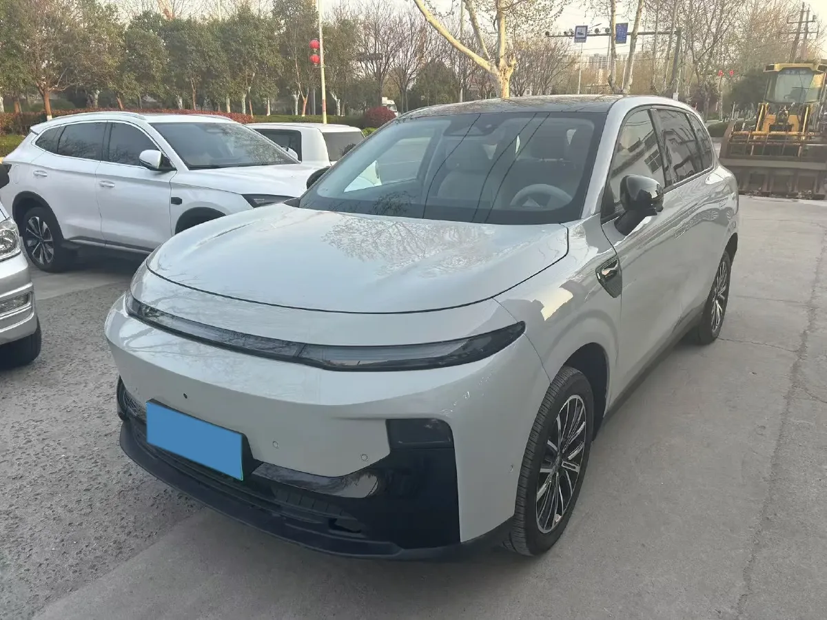 2025 Leapmotor B10 BEV 67.1KWH,autocango,china used car exporter,china ev exporter,chinese used car exporter,chinese used ev exporter