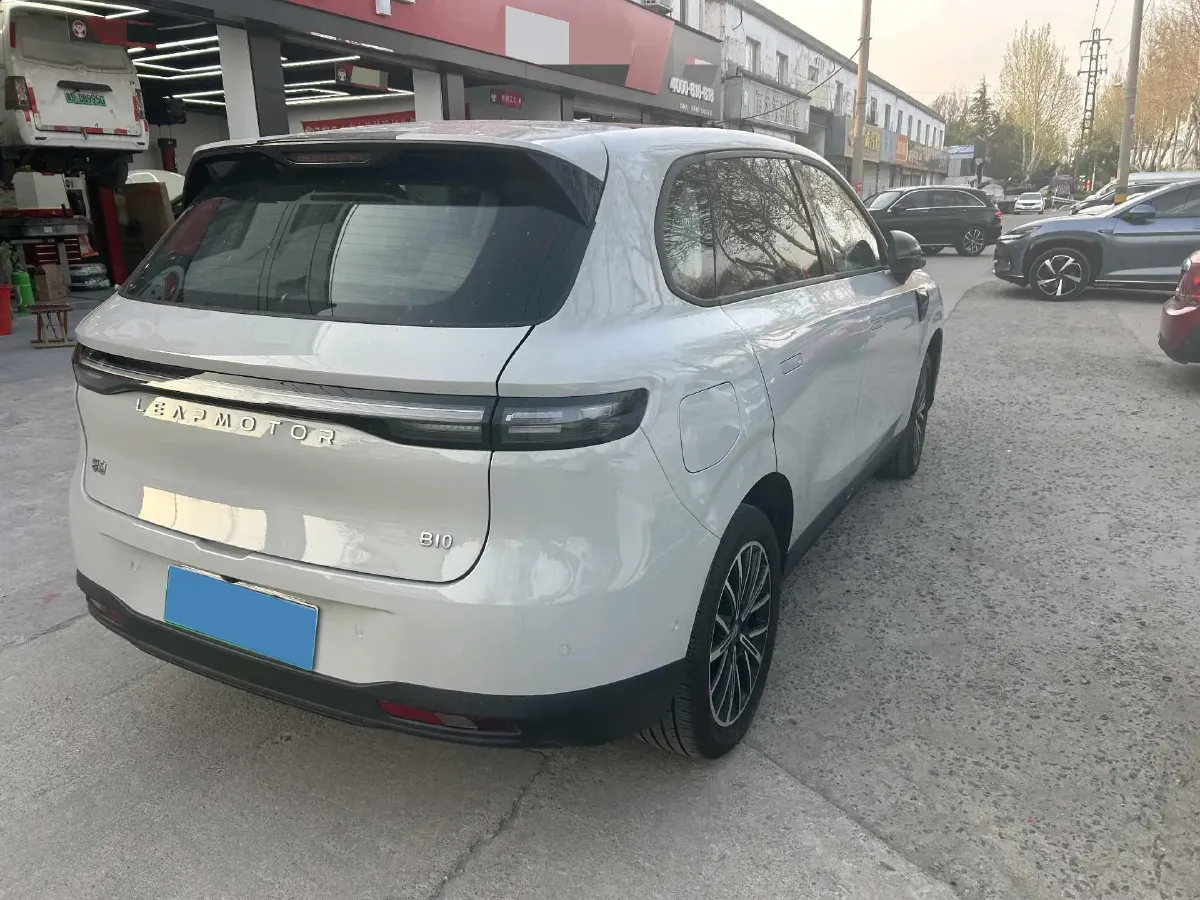 2025 Leapmotor B10 BEV 67.1KWH,autocango,china used car exporter,china ev exporter,chinese used car exporter,chinese used ev exporter