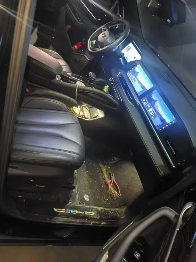 2024 Geely Monjaro 2.0T 218HP L4 7DCT,autocango,china used car exporter,china ev exporter,chinese used car exporter,chinese used ev exporter